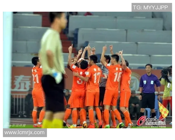 足球场上的舞蹈:球星们如何用舞步表达激情与庆祝 足球场上的舞蹈:球星们如何用舞步表达激情与庆祝